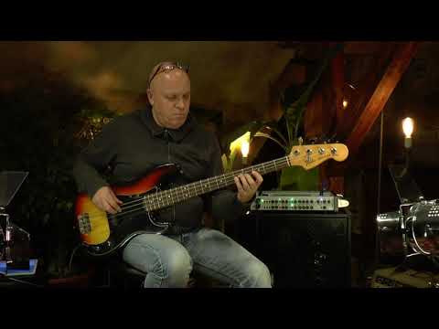 Fender Precision Bass from 1977 presented by Vintage Guitar Oldenburg