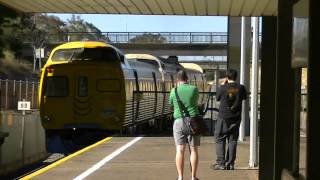 preview picture of video '3-Car Jumbo Departs Noarlunga 1. 31/12/2012'