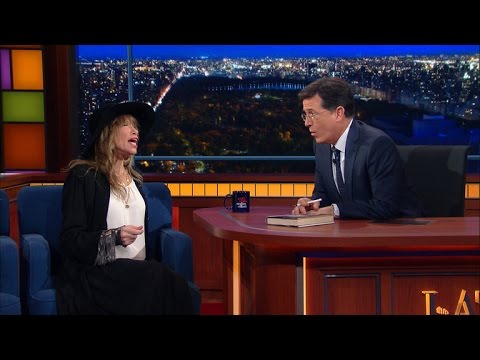 Stephen Joins Carly Simon On "Mockingbird"