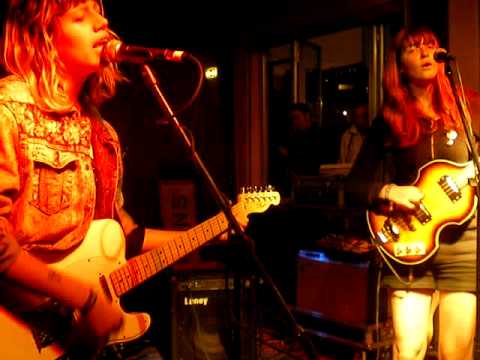 Vivian Girls | Live in Italy Pt.2