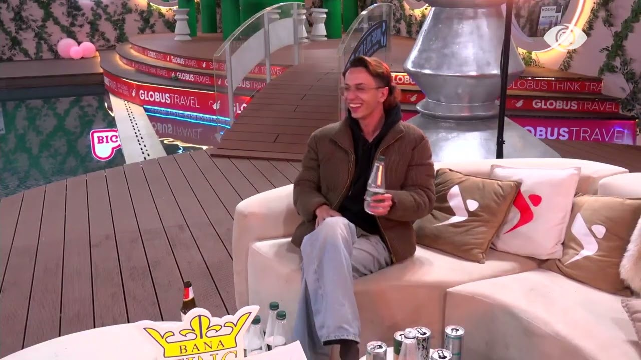 “A do të dalësh? Hajde futemi në banjo”/ Kelly e sfidon, Vserlo shpërthen në të qeshura