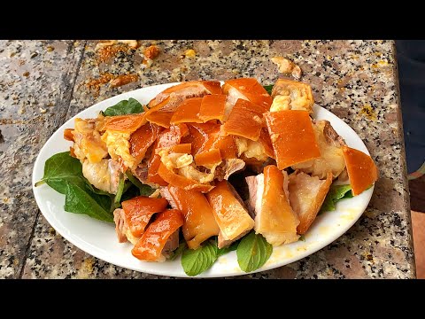 Drinking dog meat on a stormy day, the best roast dog shop in Lang Son