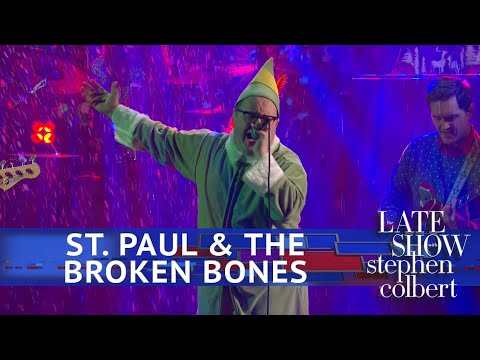 St. Paul & The Broken Bones Perform 'Zat You Santa Claus'