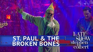 St. Paul &amp; The Broken Bones Perform &#39;Zat You Santa Claus&#39;