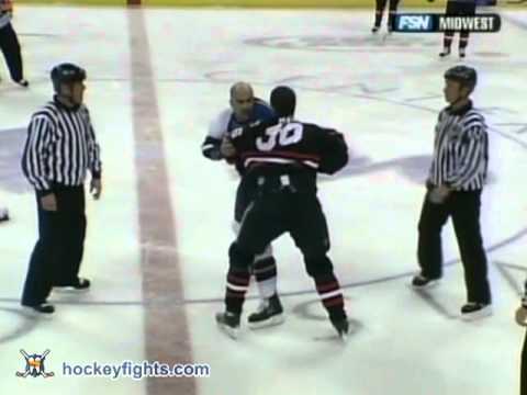 Matt Barnaby vs Jamal Mayers Nov 10, 2005