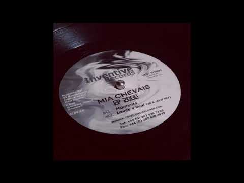 Mia Chevais - Moments