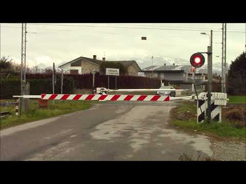 Presezzo (I) Passaggio a Livello // Level crossing //