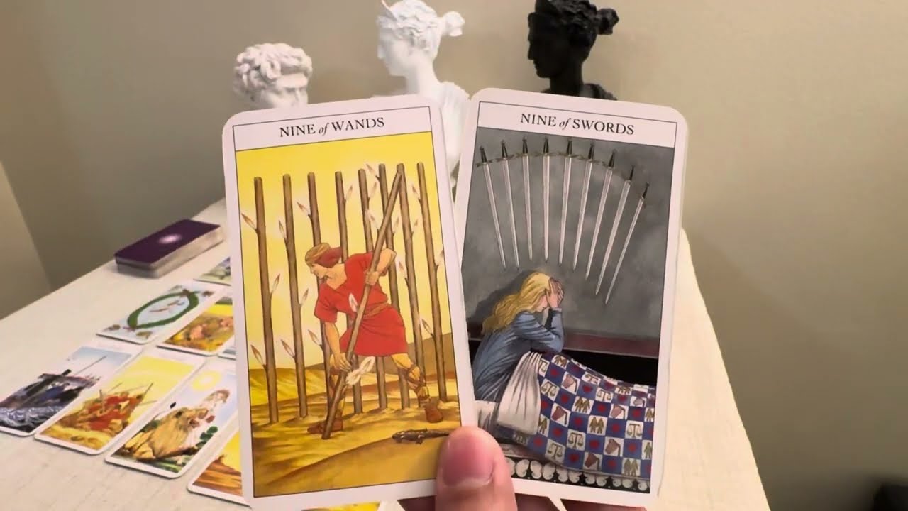 Alguém está em prantos😭pensando que você desistiu😓dele(a).