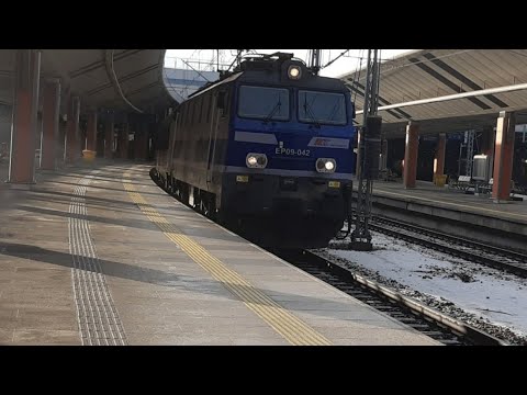 jadą pociągi w 03.02.2021 KRAKÓW GŁÓWNY