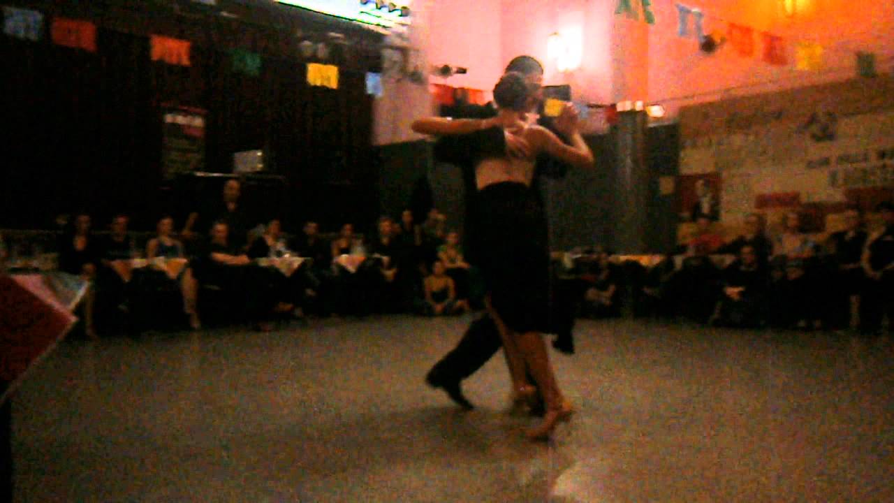 Video thumbnail for Soledad Larretapia y Ricardo Biggeri en El Motivo Tango, 13/5/13