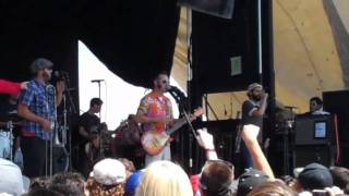 "Your Guts (I Hate 'Em)" by Reel Big Fish at Warped Tour (clip)