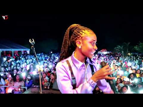 Kleyd Jandina Perfomance