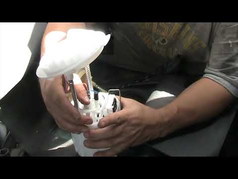 Chrysler 300 - Dodge Magnum Charger - Driver side fuel pump replacement