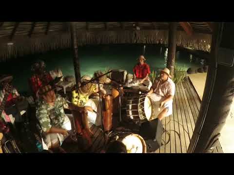 Otea Malosh at a show with Hei Tahiti