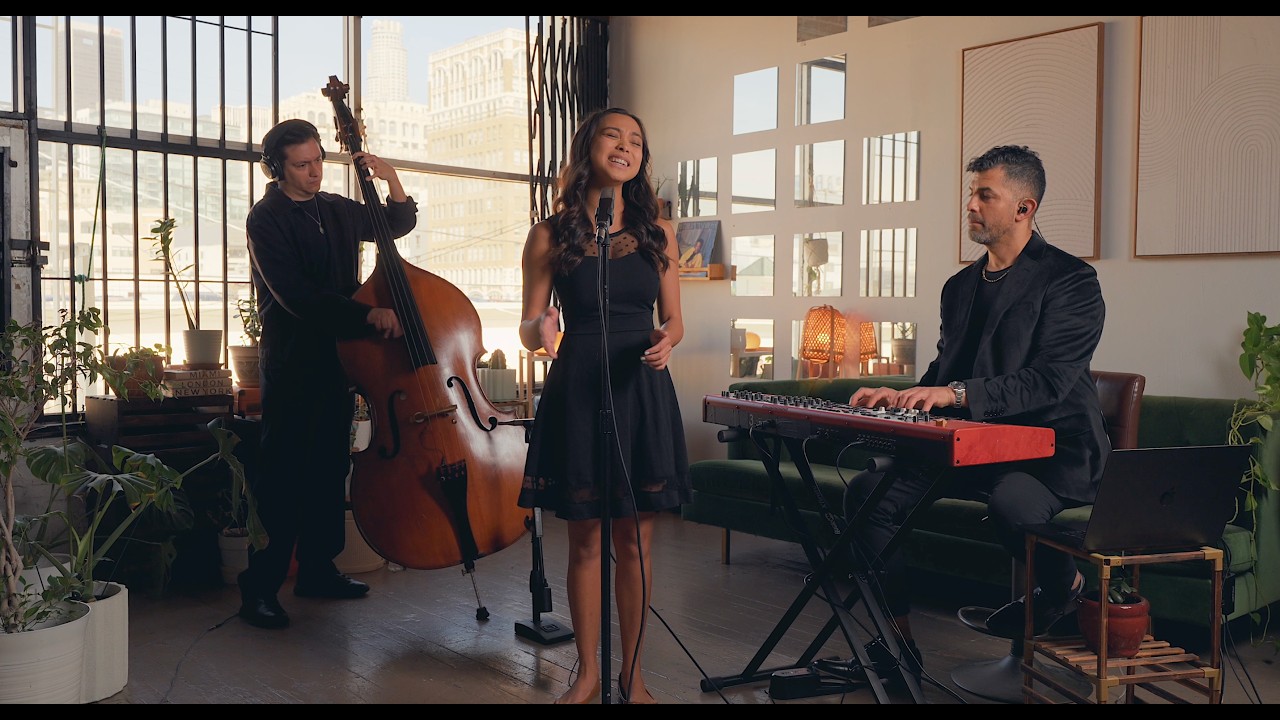 Promotional video thumbnail 4 for Adriana Bravo