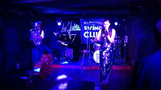 Dimie Cat - La voiture @ Java Paris 14/06/2013 Electroswing