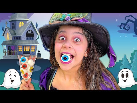 Sarah brinca de uma festa de halloween ! Pretend Play Halloween Toys with Friends