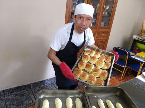 How to Make Easy Ecuadorian Dough Rolled Bread (With Luis's Touch)