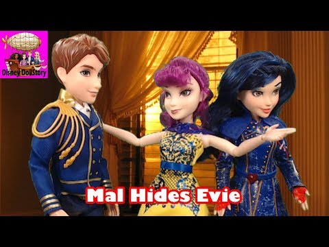 Mal Hides Evie - Part 2 - Descendants Shadow World Disney