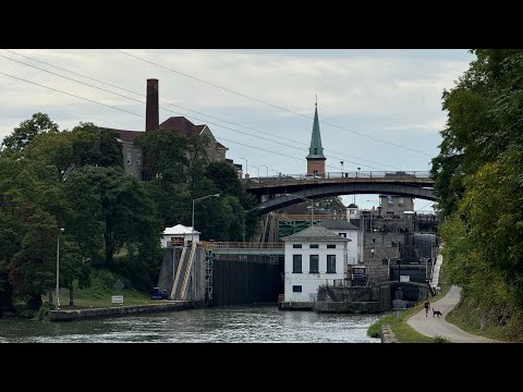 Discover Rockport's Lifestyle: A Journey Along the Erie Canal 🚶‍♂️🌊