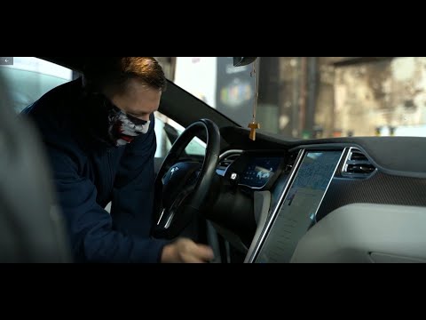 Gladen Audio präsentiert Tesla mit voller Ladung Car Hifi