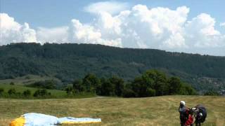 preview picture of video 'Atterrissage Parapente biplace Mont Poupet'