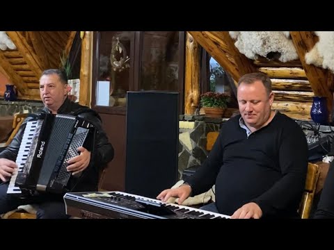 SERGIU STB SI NELU BUCUR - La pensiunea lui Niculita Mogan de la Moeciu - petrecere