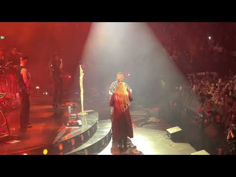 Teddy Swims & Tones And I Performing ‘Gone Gone Gone’ at Rod Laver Arena in Melbourne - 22-10-2025