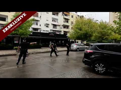 Ora News - Ekskluzive nga Elbasani/ Pamje të ndërhyrjes së RENEA-s, një snajperist në tarracë