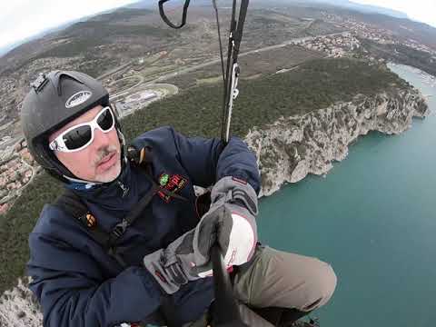 Welcome to the coast (a paragliding pleasure flight in the gulf of Trieste)