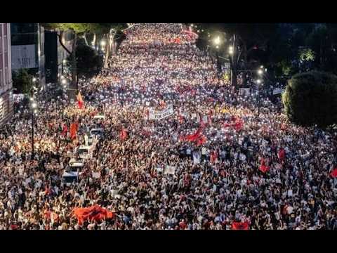 Protesta e 35-të në Tiranë kundër korrupsionit: Torte për ditëlindjen e Edi Ramës