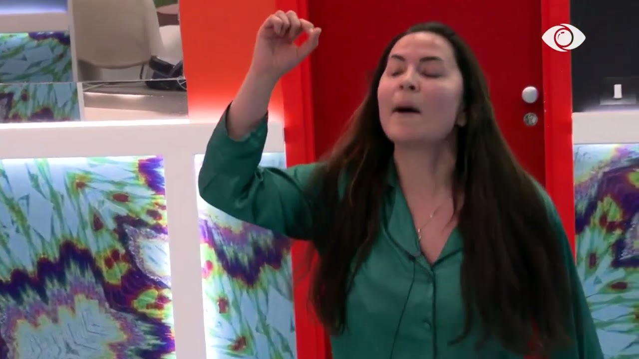 Ti ke frikë nga vendimet/ Rozana-Eglit: Nuk e more mesazhin e motrës…