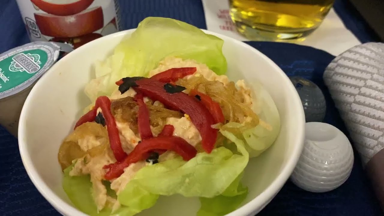 United Airlines Polaris Lounge