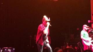 A Gun for Christmas - The Vandals (live @ The Grove)