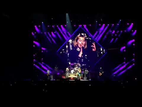Foo Fighters - Under Pressure - Vancouver - September 8th 2018 - Rogers Arena - With Fan Madi Duncan
