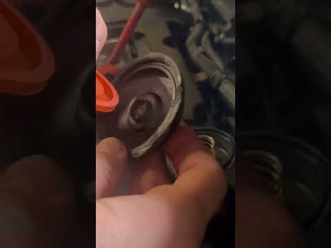 Changing PCV Valve – Corsa 1.4 PCV #OpelCorsa #DIYmechanic #shorts #enginefix #automobile #mechanic