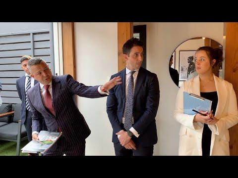 Sydney Auction: 9/93-99 Palmer Street, Woolloomooloo - Sean Poche, PPD, Clarence White Auctioneer