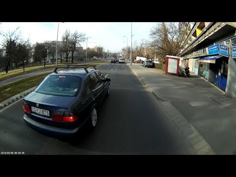 GYJ-876 Mutatja hol menjek - He points to where I should be