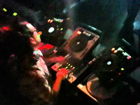 DJ Dave_EN live @ ION INTERNATIONAL CLUB 12/02/2011
