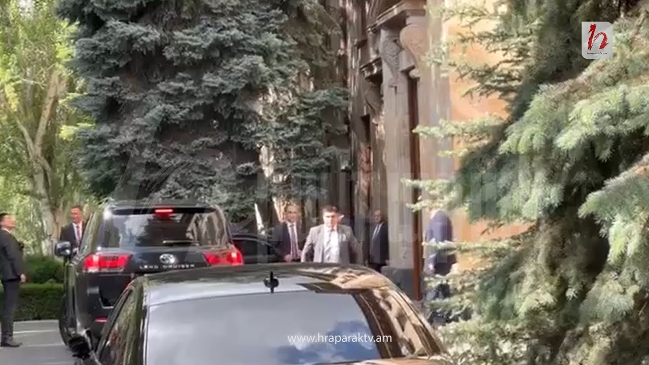 Ալեն Սիմոնյանը դրսում սպասում է Փաշինյանին