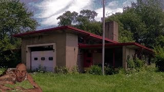 What We Found? Inside Abandoned Fire House. Ghost Town Adventure