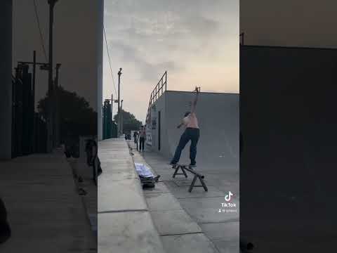 EL MEJOR BOARDSLIDE CON MI AMIGO DE USA                               #aña #edición #peru #pivi