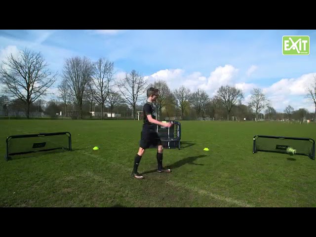 Vídeo relacionado con HOMCOM Red de Rebote Plegable de Doble Cara, Reboteador de Fútbol Ángulo Ajustable de 5 Niveles, con Tubo de Acero, Fácil de Instalar, Entrenamiento de Fútbol, Tenis, Béisbol, 100x95x90 cm, Negro