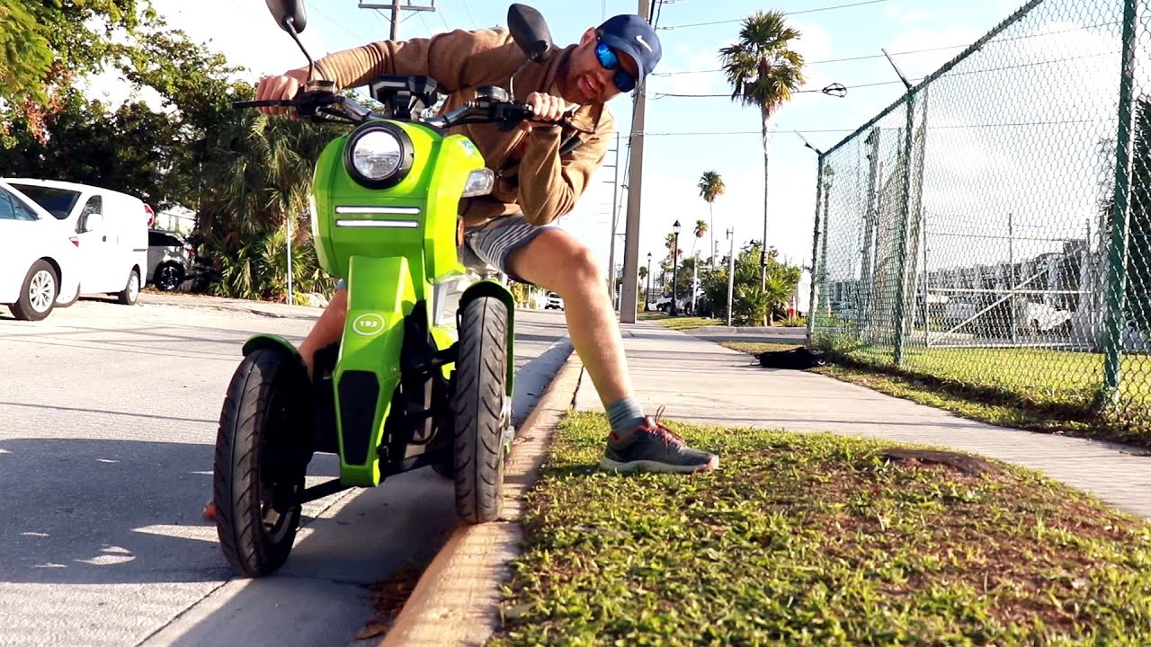 Watch video Doohan iTank 3-Wheeled Electric Scooter for 500$ Now Doohan iTank 3-Wheeled Electric Scooter for 500$