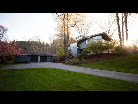 15 Annursnac Hill Road, Concord MA - Exciting Architect-Designed Contemporary on 4 Acre Grounds