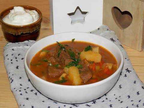 Hungarian beef goulash | Gulas unguresc