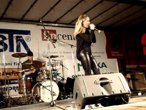 Bára Basiková - Co na tom je tak zlého - Vánoční trhy v Konici 18. 12. 2010