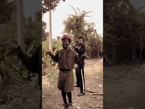 Na like this dem get some people great grandpa for 1932. Allegedly o 😂😭