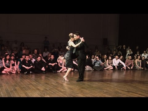  Carlos Espinoza  and  Noelia Hurtado Pitruzzella  are  dancing  to  the  milonga  "  De Antano  "  by  Juan D'Arienzo  at  Brussels Tango Festival  in  2015