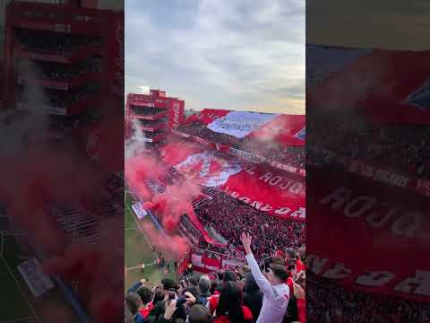 "¡EL RECIBIMIENTO DE #INDEPENDIENTE EN EL CLÁSICO ANTE BOCA!" Barra: La Barra del Rojo • Club: Independiente • País: Argentina